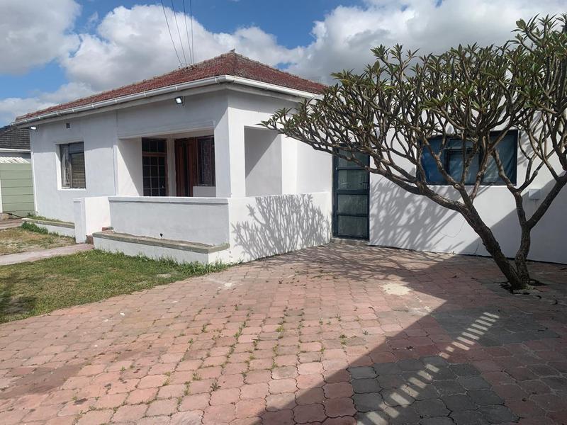 7 Bedroom Property for Sale in Belgravia Western Cape